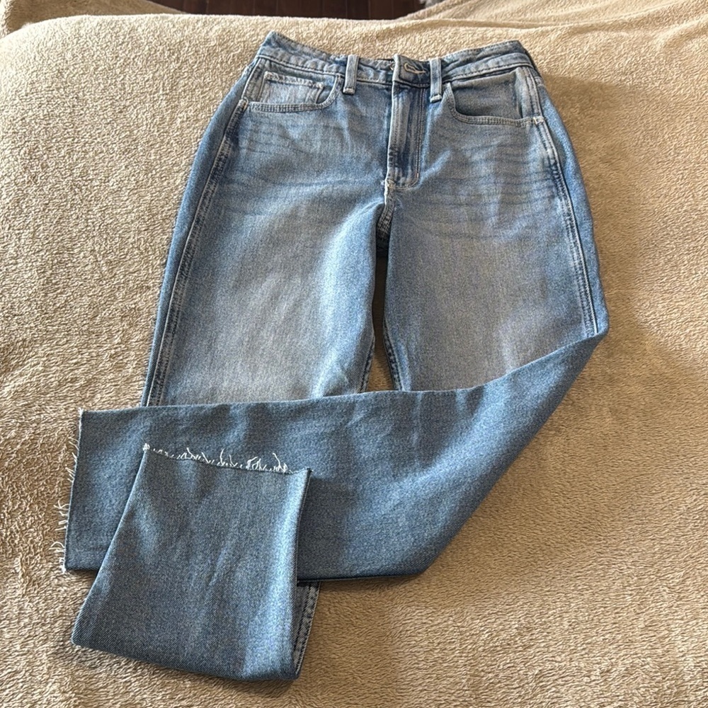 Hollister Ultra High Rise Mom Light Blue Straight Raw Hem Jeans